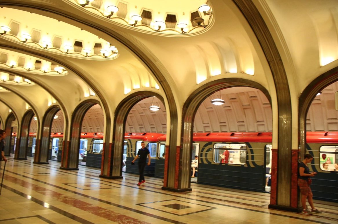 Moscow metro - What stations to see